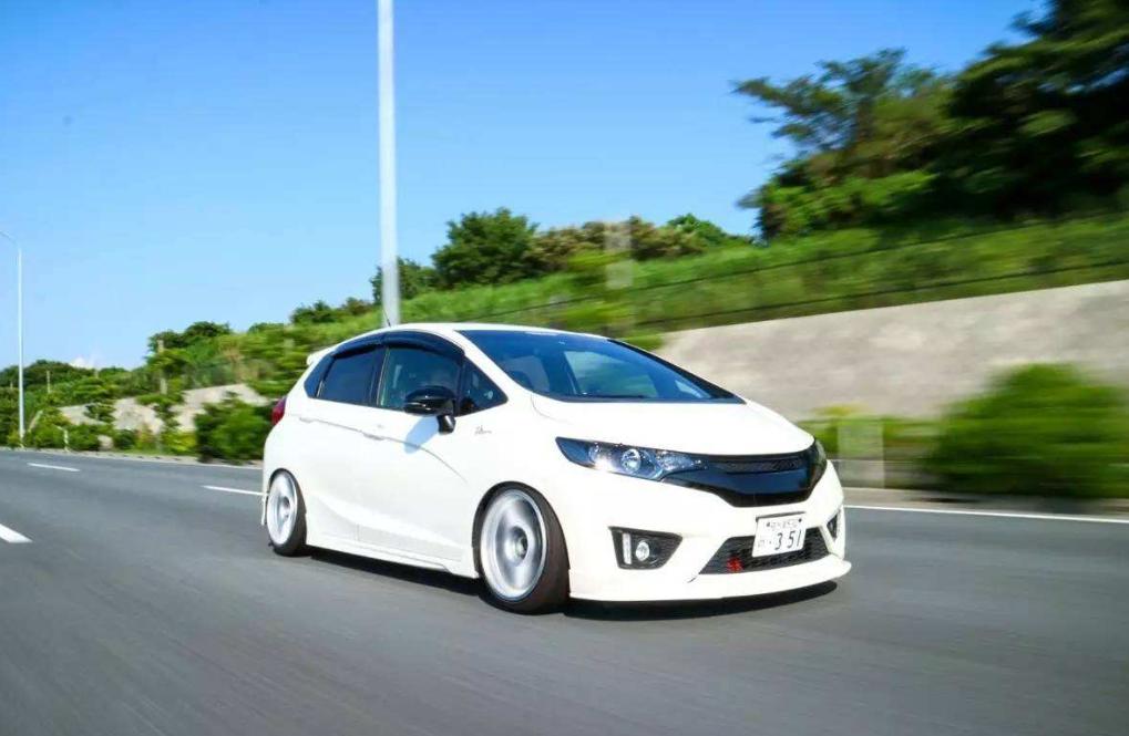 什么牌子的汽车皮实耐造又省油,什么品牌的车保值率很高还省油