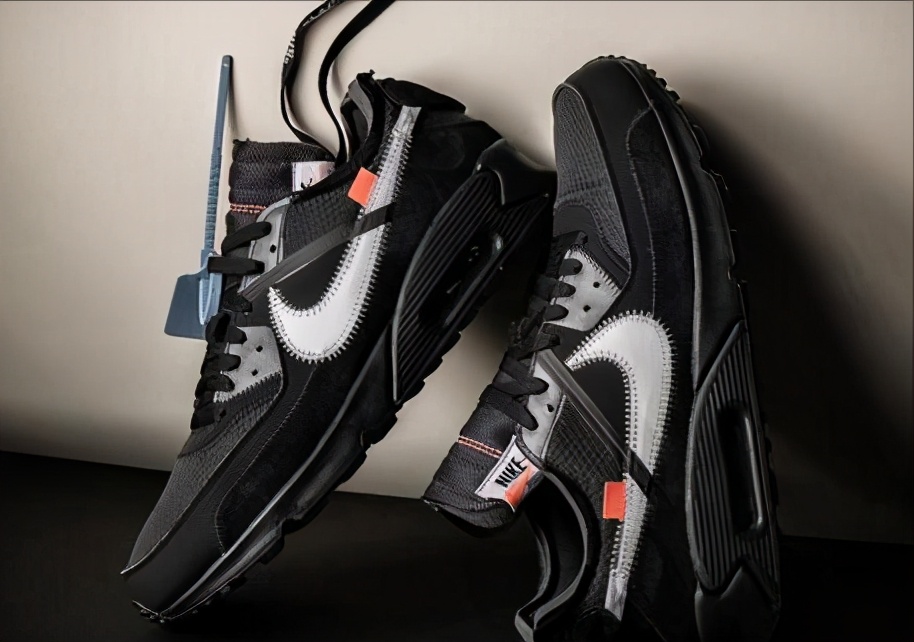 *制抵**耐克和阿迪又怎样？大学生直呼：太好了，本来我也买不起