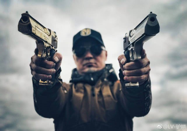 疫情期间美国华人囤枪,美国疫情囤枪真实情况