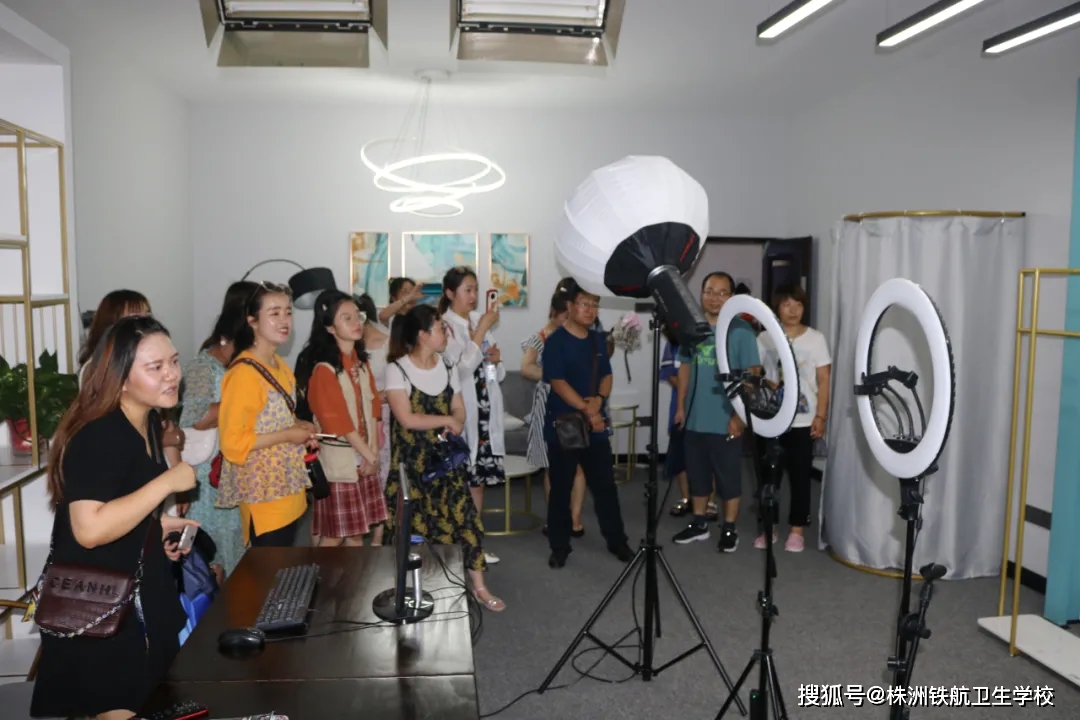 校长来访接待方案,校长接待新教师活动记录