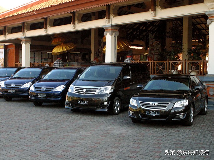 到了巴厘岛之后你会选择哪那种交通工具，包车还是租车