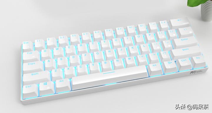 对自己好一点10个字以内,100元入门级机械键盘推荐