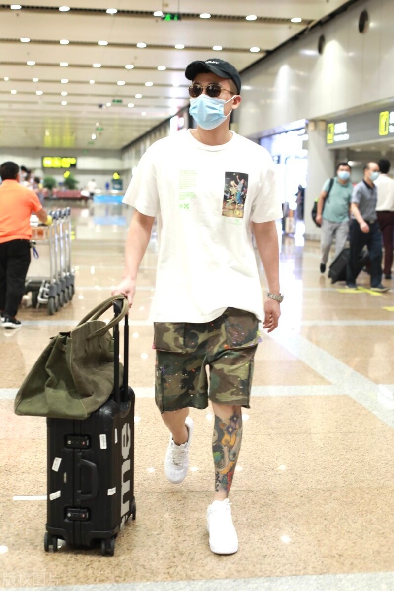 欧豪短裤穿搭,欧豪私服硬汉穿搭