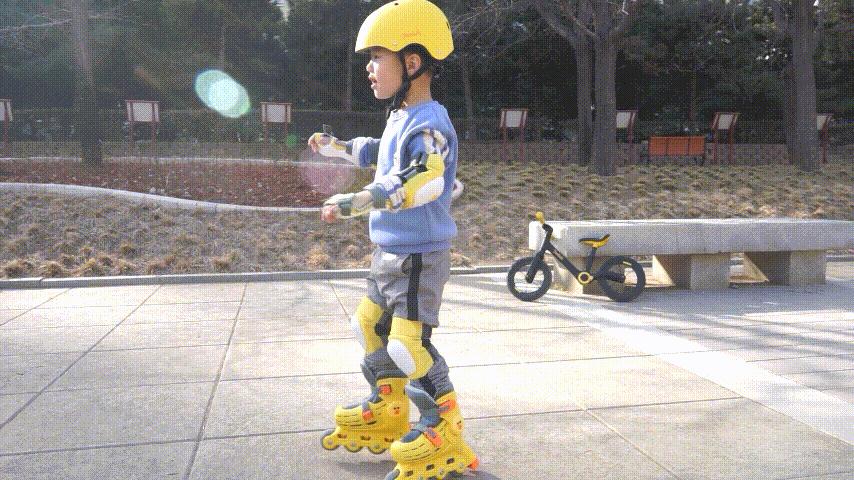 柒小佰轮滑鞋儿童6-12岁,轮滑就该这么玩