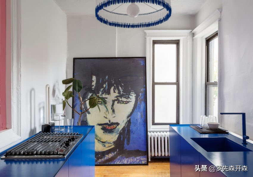 现代简约公寓充满科技感的空间,黑灰现代感极简风公寓设计案例