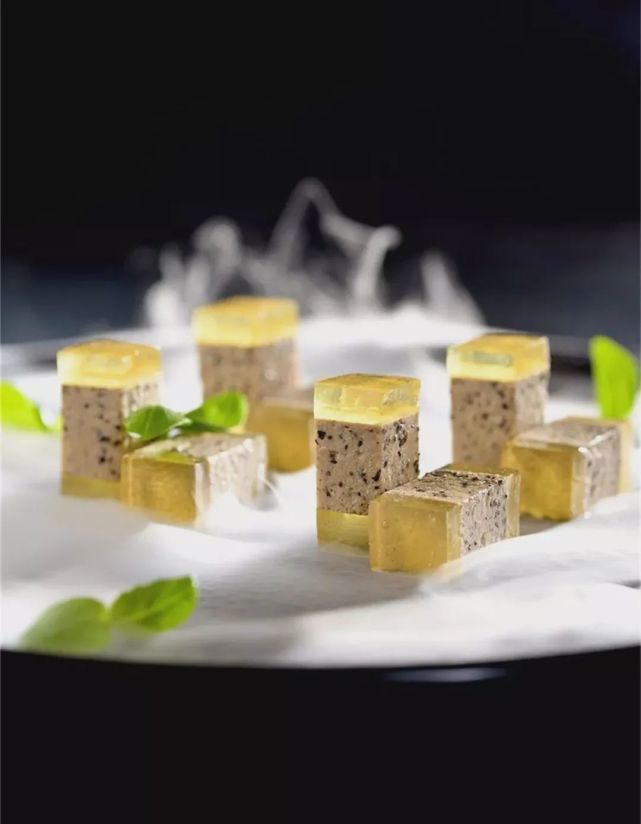 白松黑露，在丽江「上演旷世传奇」