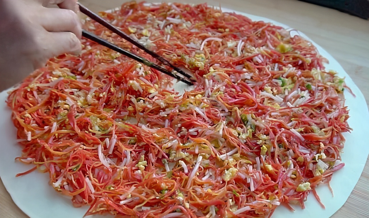 摊山东煎饼怎样和面煎饼不易碎,山东煎饼纯手工粗粮煎饼和面方法