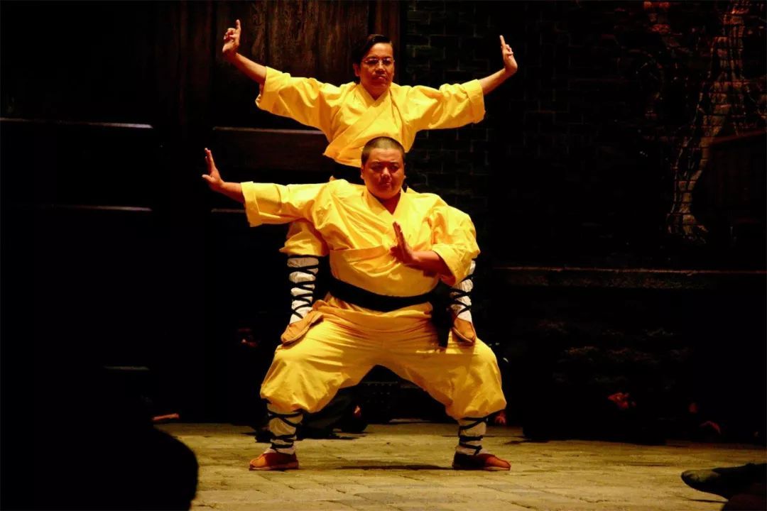 周星驰日本宣传功夫足球,周星驰少女足球片段