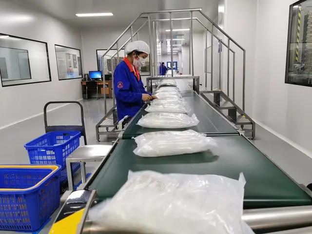 30万袋“双流造”血液滤过置换液驰援武汉