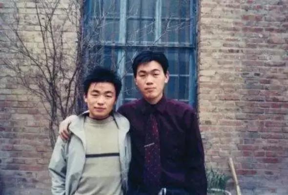 岳云鹏连续13年为郭德纲庆生,郭德纲岳云鹏在同龄人中成就