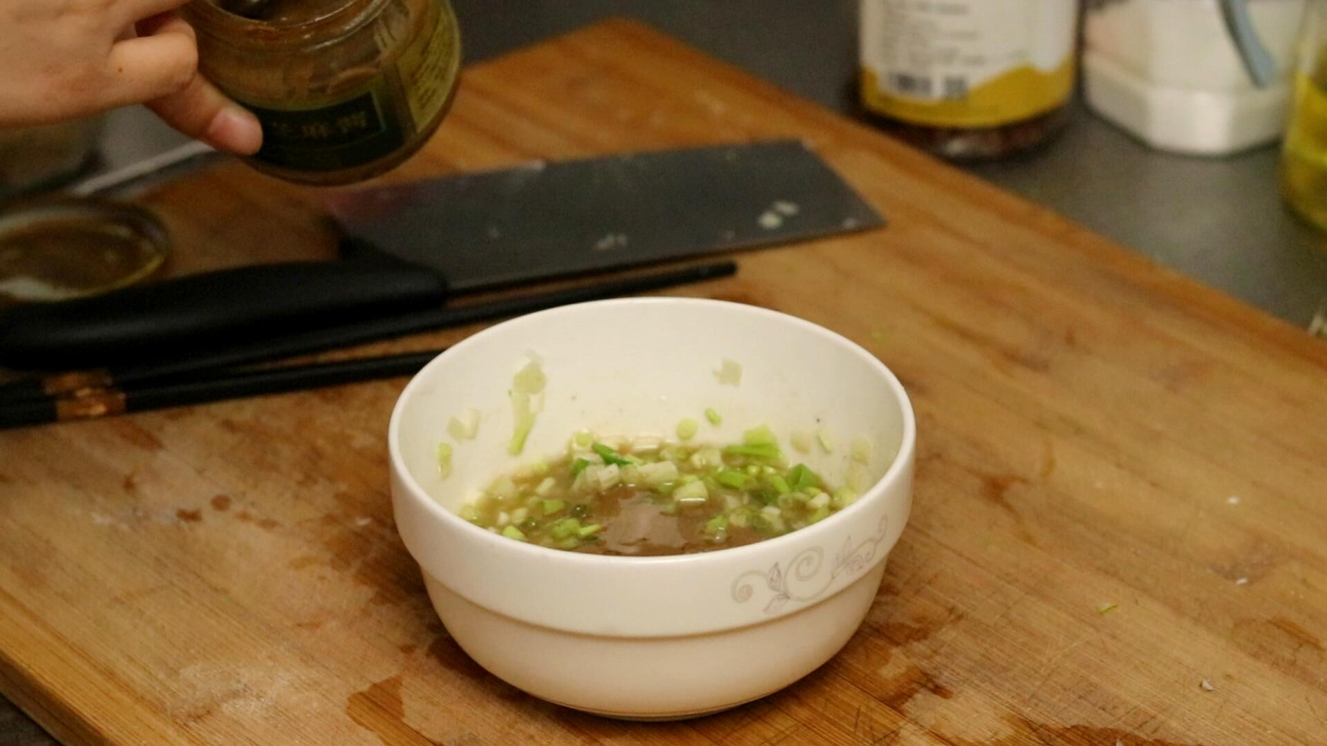 葱油饼的面要揉硬还是软一点,做葱油饼面和硬了怎么补救