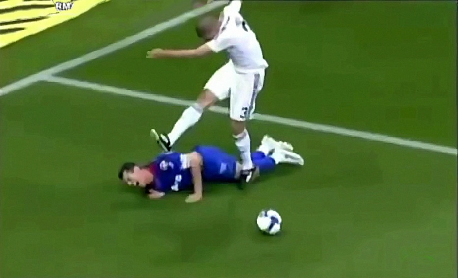 世界足坛最难打破的十大纪录,盘点那些足坛名场面犯规瞬间