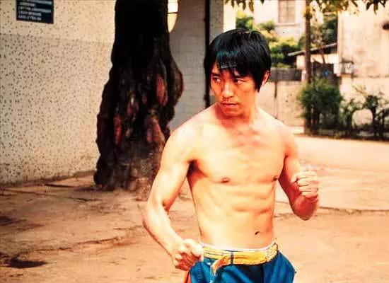 少林足球暗示了什么,周星驰少林足球深度解析