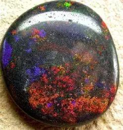 欧泊是矿物吗,欧泊是什么矿物