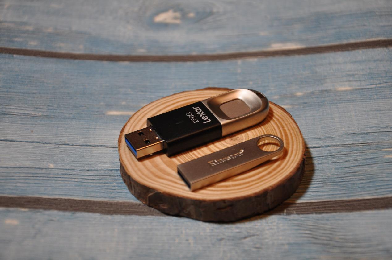 指纹加密更方便-Lexar雷克沙F35指纹识别加密U盘轻体验