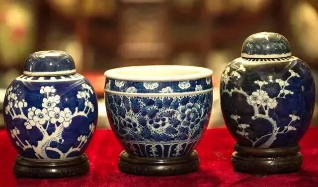 瓷器上做旧的变色气泡是什么样的,瓷器做旧可以用茶水和碱混合液吗