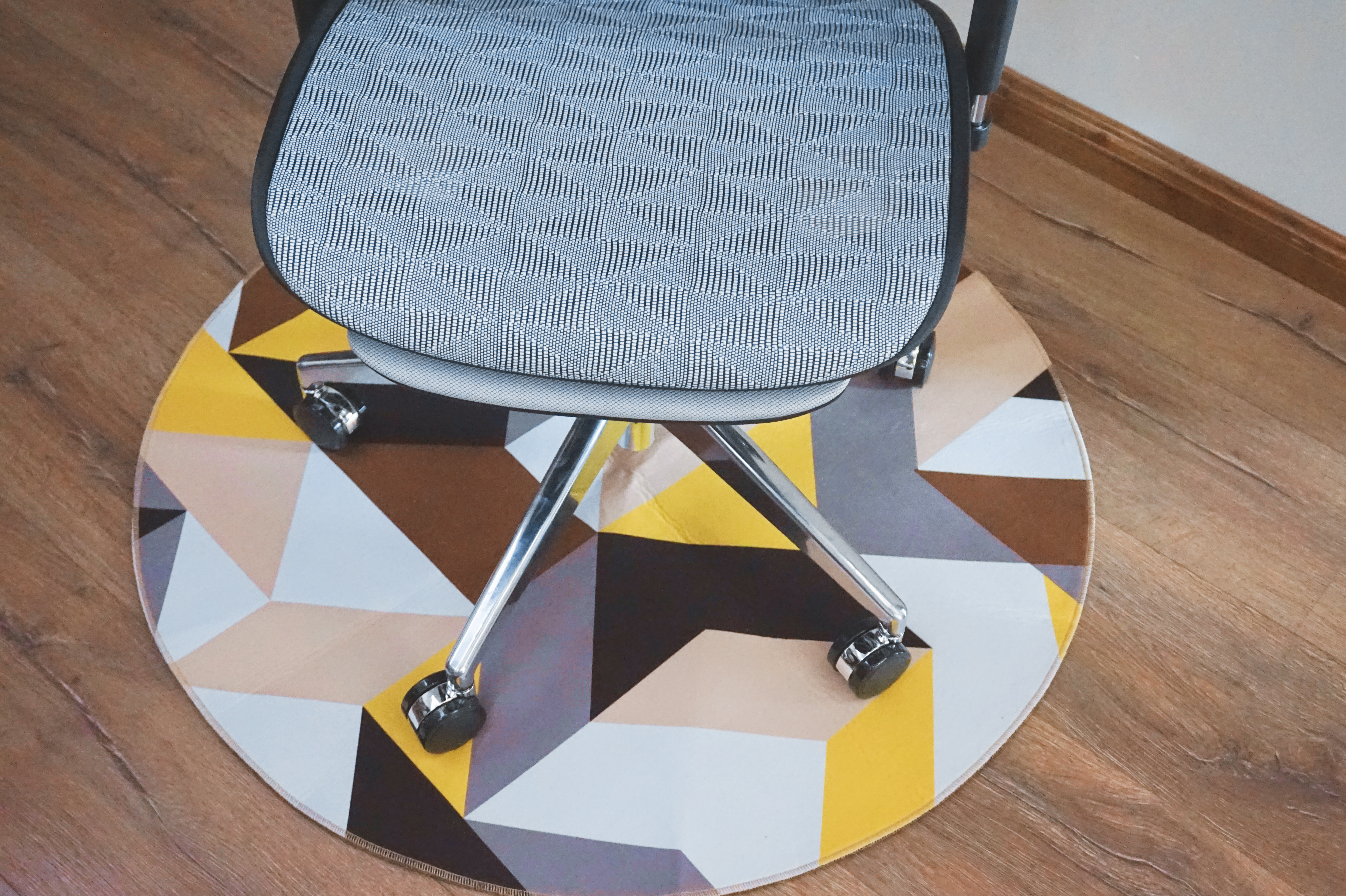 看了老罗推荐的人体工学椅我买了它——达宝利D1人体工学椅评测