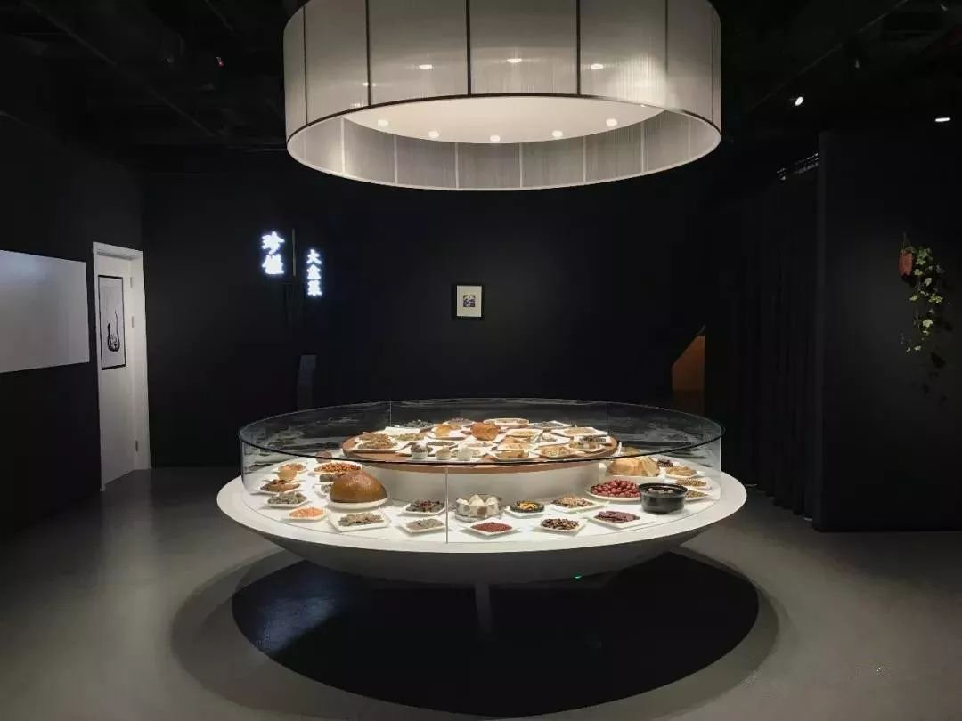 深圳红立方奇石展馆——城市中的一片自然