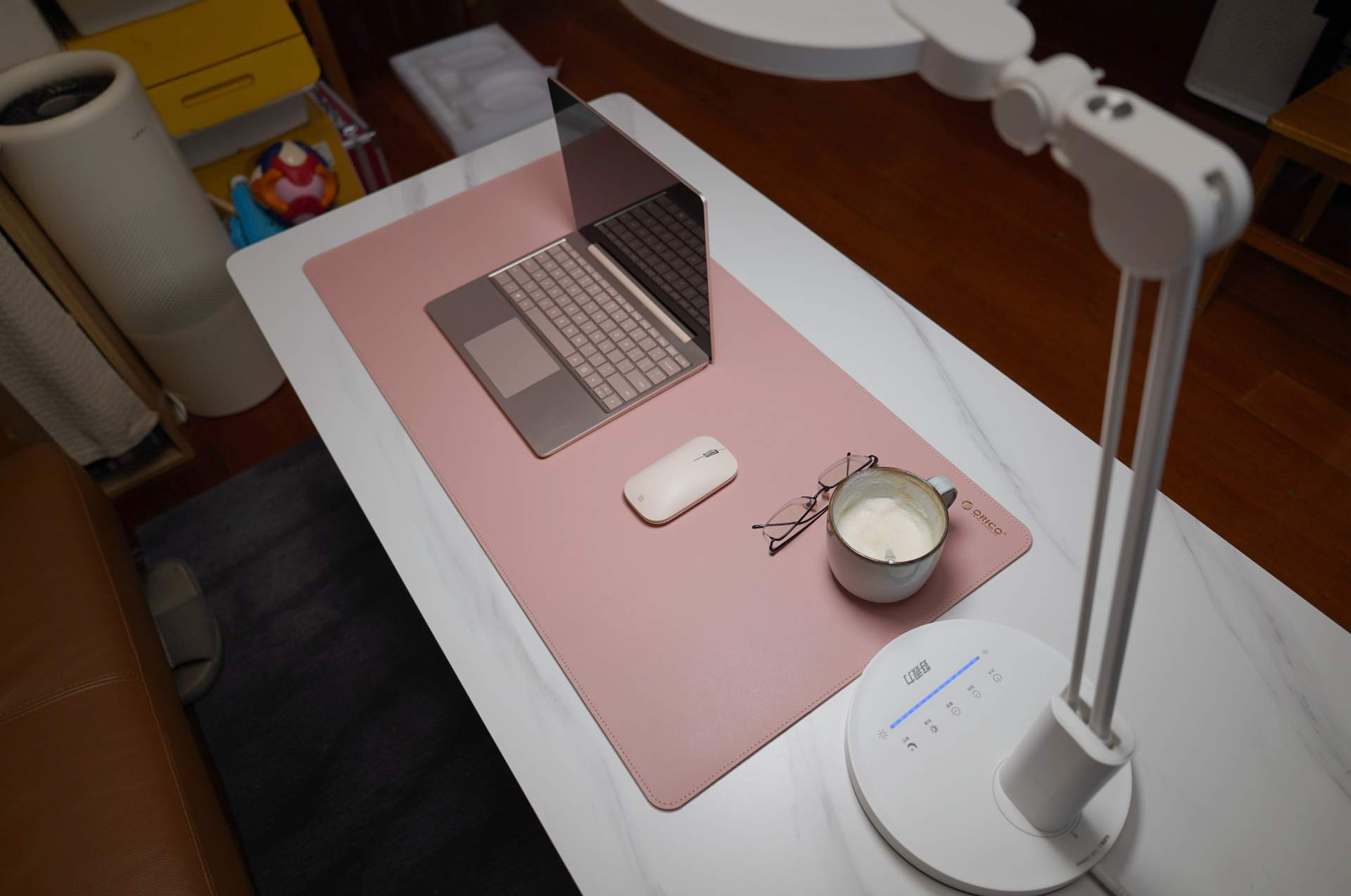 护眼台灯台式和落地款如何选,高性价比护眼台灯选择