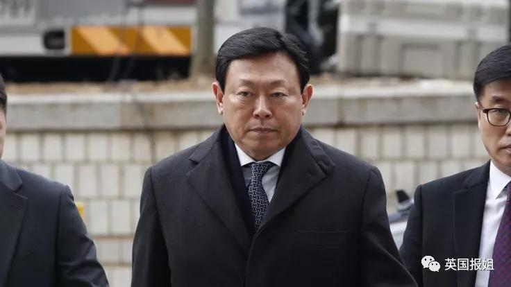 父子同场性侵一女星，兄弟为夺权反目撕X！韩国乐天，一场好戏