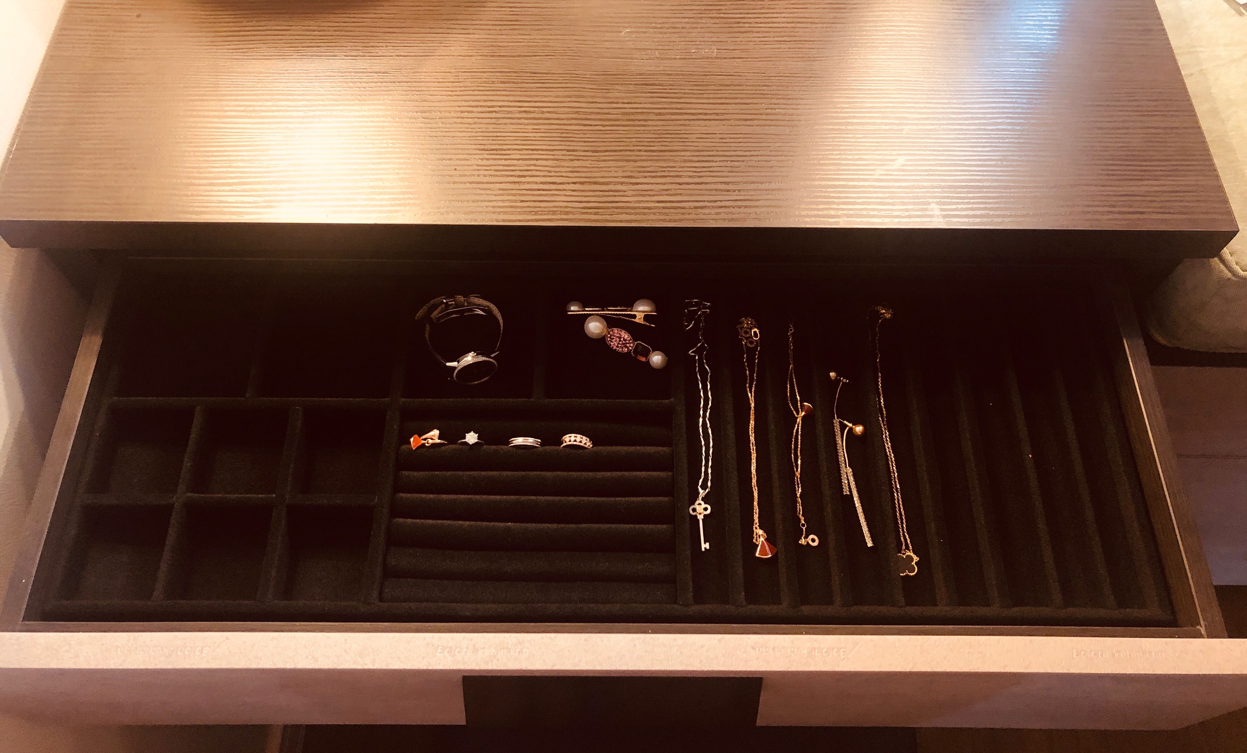 103㎡收纳满分，电动窗帘、上轨道移门和阳台吧台让家一键变高级