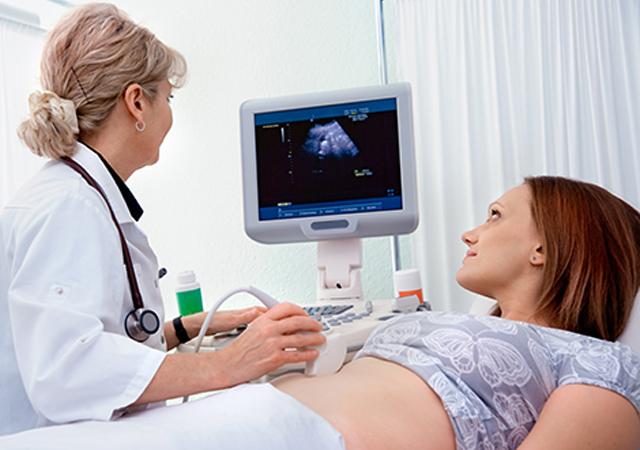 脑瘫宝宝喝奶,宝宝脑瘫吃奶的症状