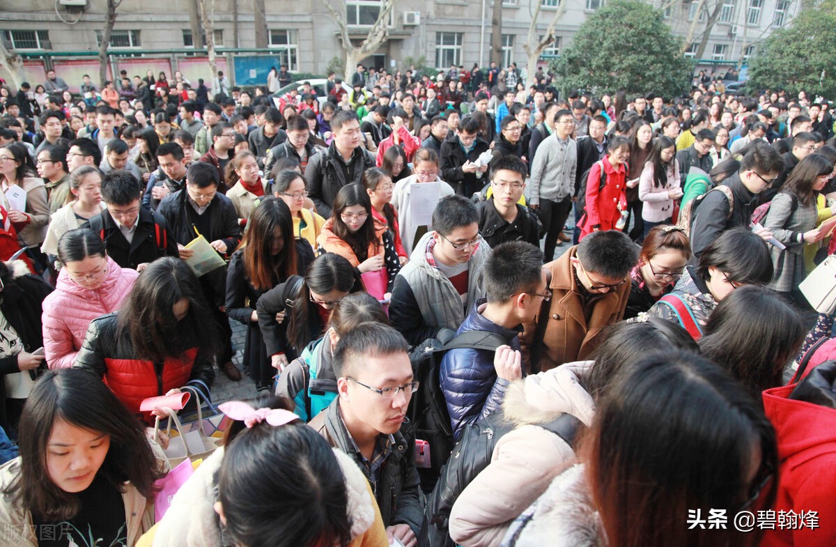 为什么35岁了考上了公务员,35岁了想考公务员怎么办