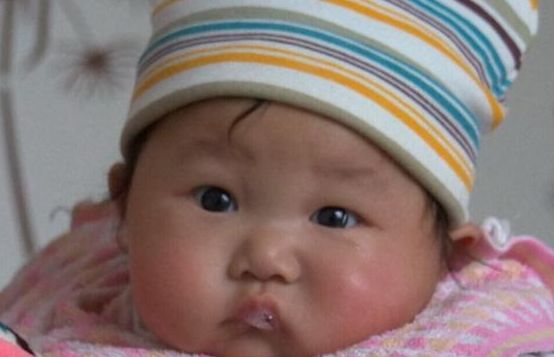 宝宝吐泡泡是新型肺炎吗,宝宝吐泡泡就是真的肺炎了吗