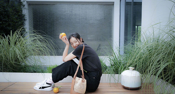 刘雯穿全黑色服装休闲又帅气,全黑look酷帅风