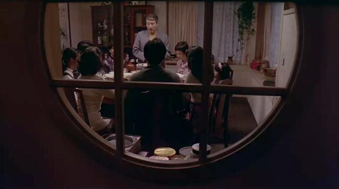 再看《饮食男女》，那些沉默又孤独的中国父亲，正在被时代所打败