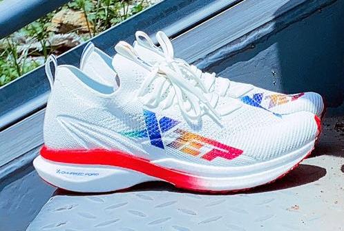 顶级碳板跑鞋国内,国产碳板跑鞋性价比