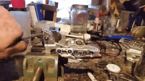 硬核机械手！失去手指的机械工程师独立打造