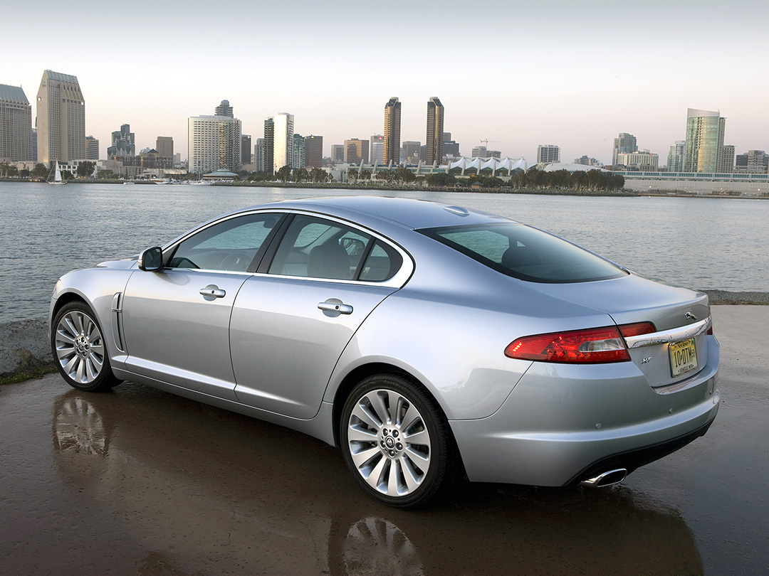 这几款中级车外形帅气动力十足,这四款中型车性价比较高值得入手