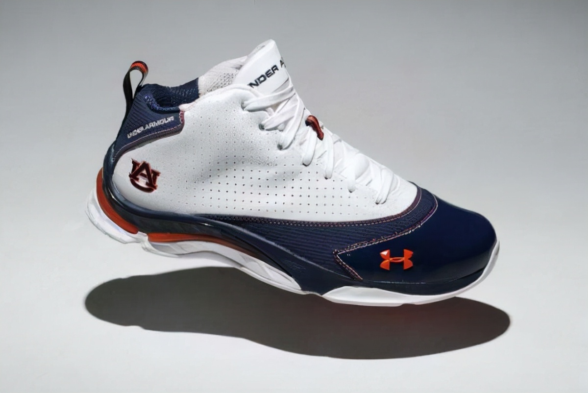 库里九曝光图,库里9莆田和正版脚感有什么差别