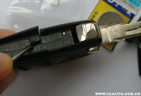 迈腾b8车钥匙更换电池,迈腾b8钥匙更换电池
