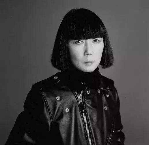 川久保玲年轻时的照片,川久保玲经典作品