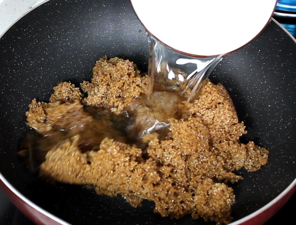 牛皮糖用面粉还是糯米粉更有嚼劲,牛皮糖糯米粉与水的比例