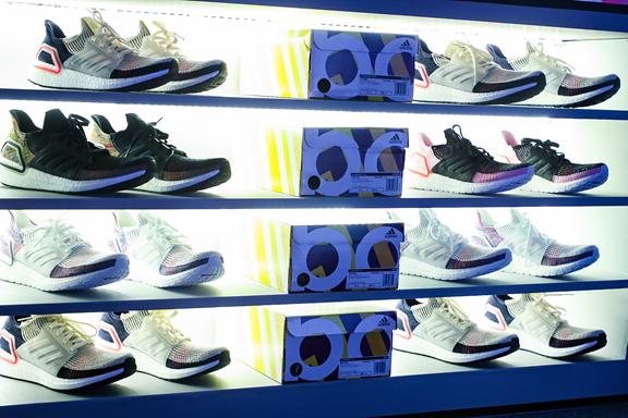 阿迪达斯新品发布,阿迪达斯数字化转型