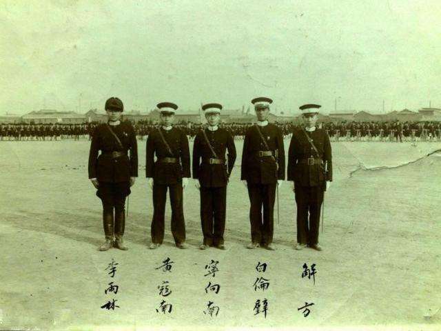 解方将军抗日,解方将军的传奇事迹