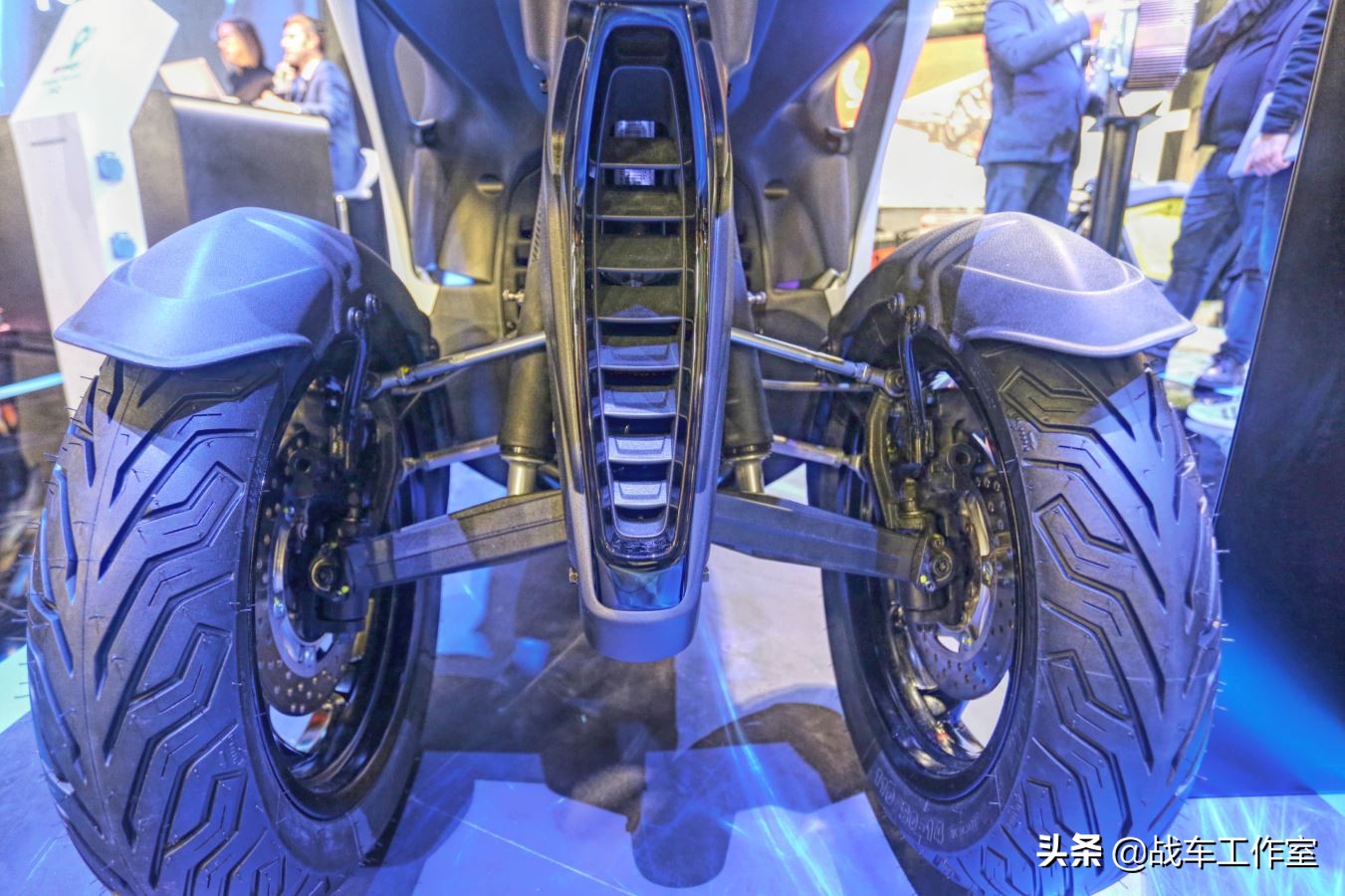 宏佳腾3d-350r用的什么发动机,宏佳腾350r倒三轮摩托车评测