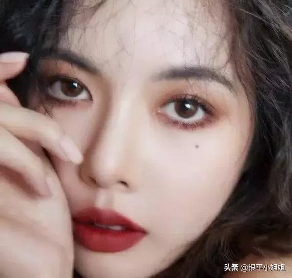 泫雅的脸型是菱形脸吗,猫系菱形脸的女生好看吗