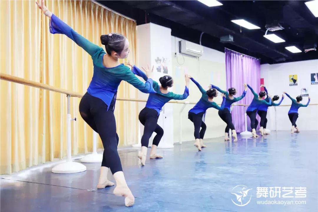 学舞蹈最讨厌听到的话,学舞蹈要经历哪些身体上的痛苦