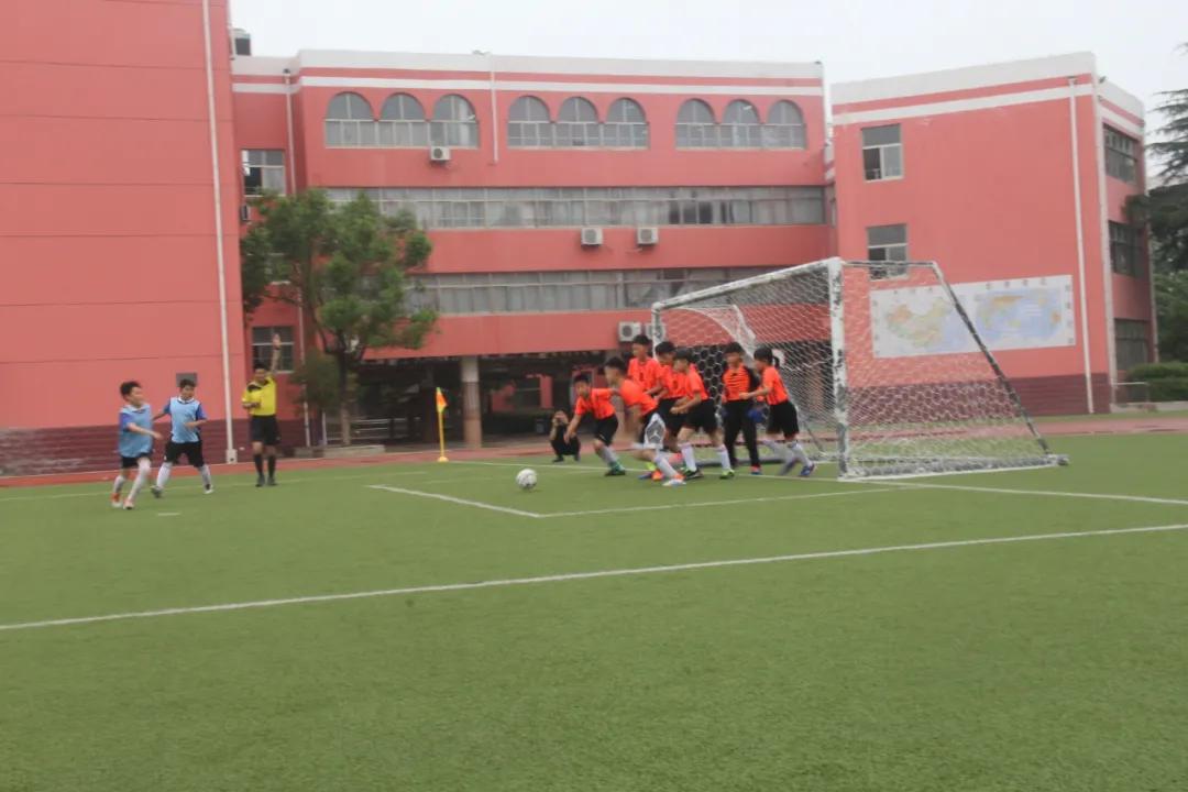 枣庄市立新小学第三届“校长杯”足球联赛圆满落下帷幕