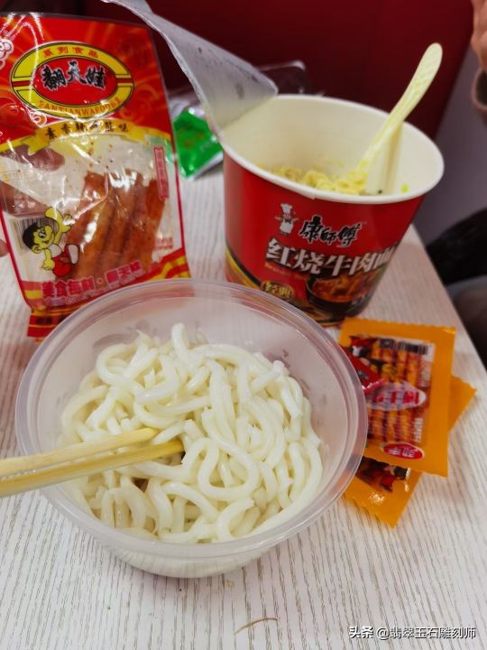 蓝宝石戒指有假货吗,蓝宝石戒指真伪