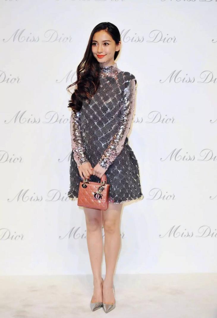 杨颖同款dior包尺寸,angelababy有哪些迪奥的包包