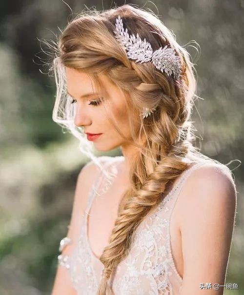 在家无聊的搞怪发型,手残党也能学会的编发教程中短发