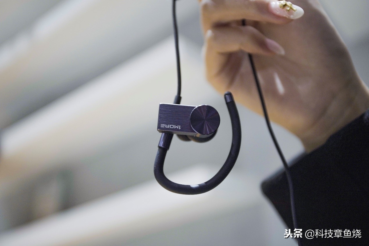 运动的时候耳机总是停,运动耳机戴不上去是怎么回事