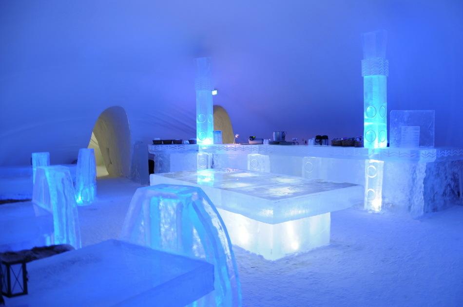 芬兰凯米有一座冰雪城堡，城堡里有一家*冰纯**酒店，不怕冷的就去住