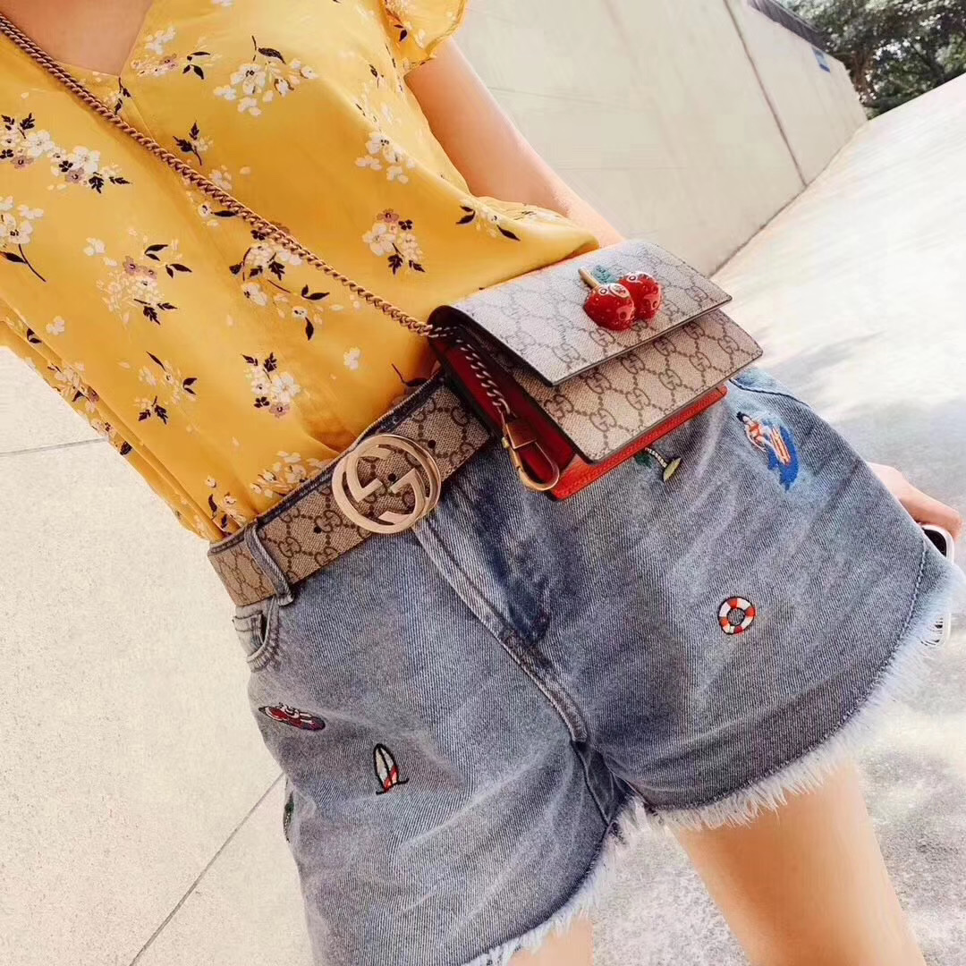 第一次入手奢侈品包包lv,第一次买奢侈品包包哪个牌子适合