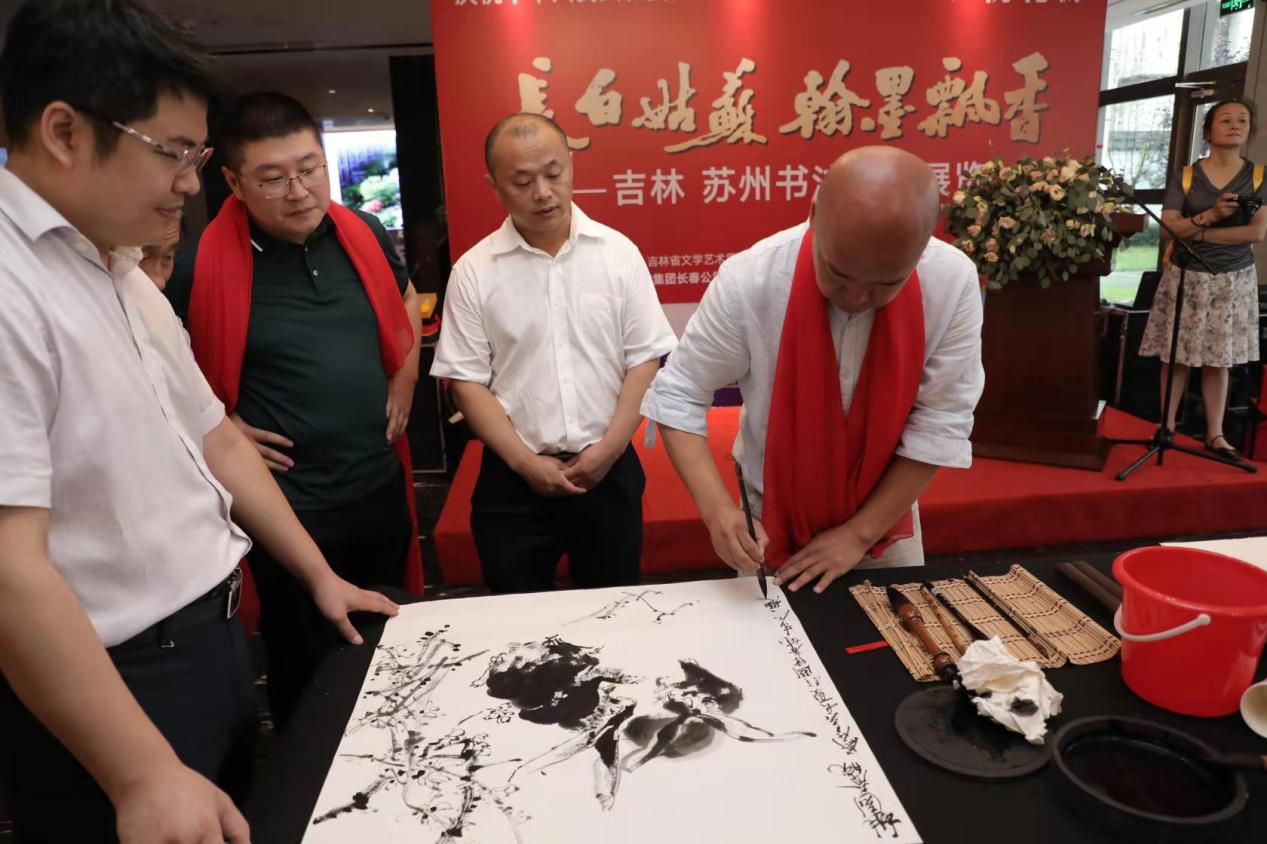 挥墨染桃源，丹青润风骨